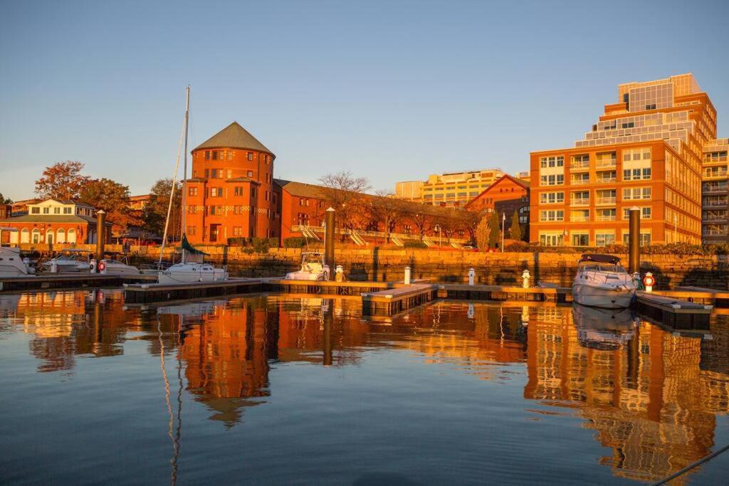 ホテル Sea Pearl Boston Yacht エクステリア 写真